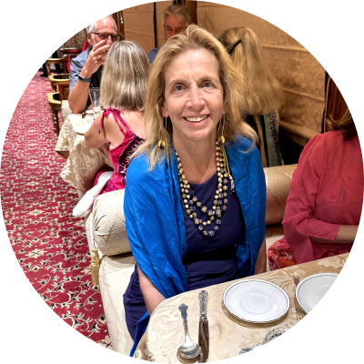 happy guest in palace on wheels train